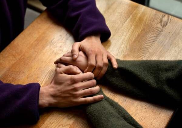 hand-on-hand-support